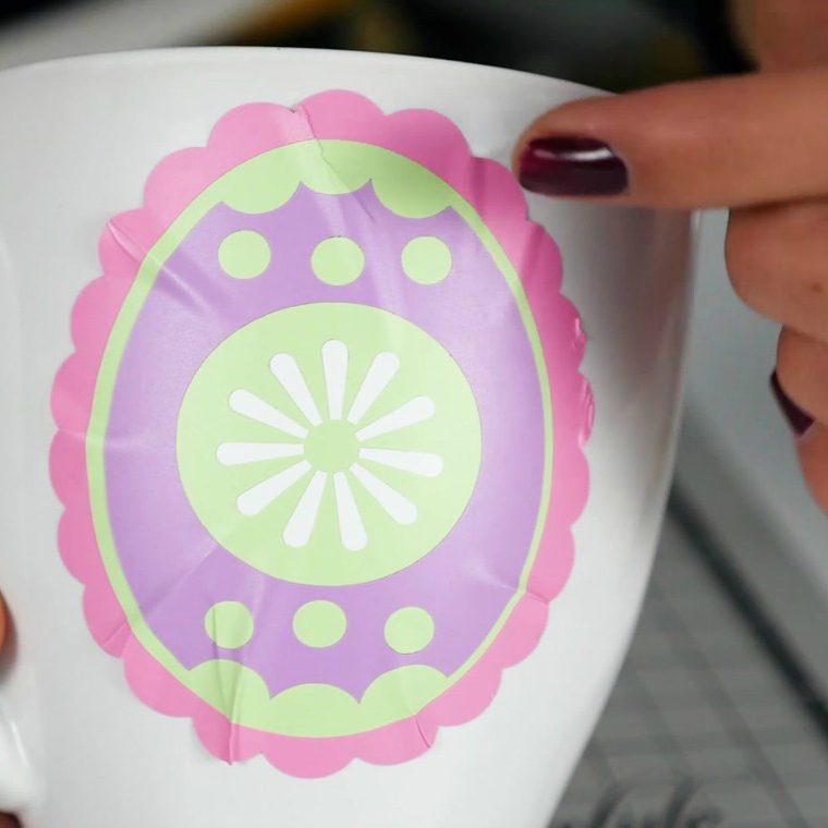 The issues of applying adhesive vinyl on the mug(图2)